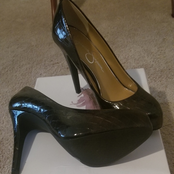 Jessica Simpson heel pumps - Picture 3 of 4